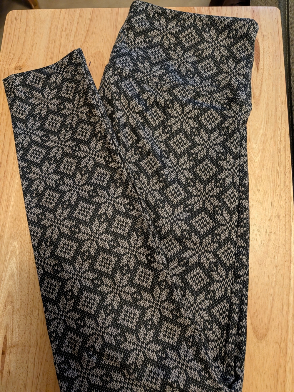 Women's Black & Gray Patterned Yoga Pants
